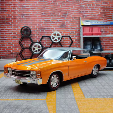 Maisto 1:18 1971 Chevrolet Chevelle SS 454 Sport Model